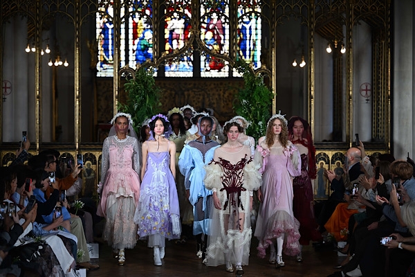 Antep işi nakışı Londra Moda Haftası'nda tanıtıldı