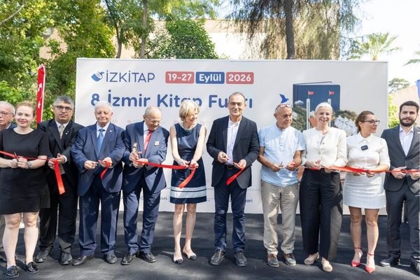 İZKİTAP - 8. İzmir Kitap Fuarı kapılarını açtı