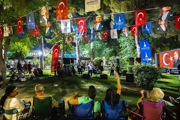 İzmir'de Alternatif Park Konserleri'nin ikinci durağı Bornova oldu