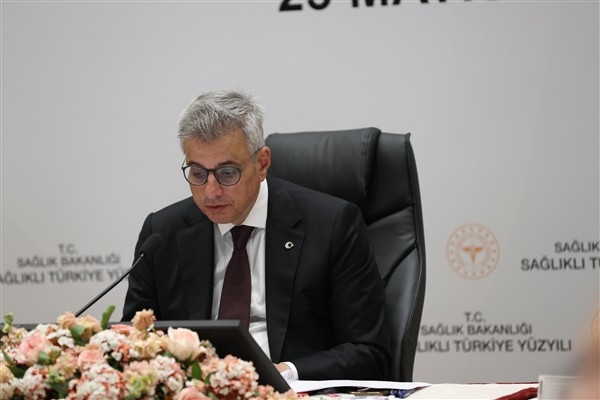 Memişoğlu: Türkiye'de sağlık teknolojilerine yatırım yapacaklar için alan oluşturuyoruz