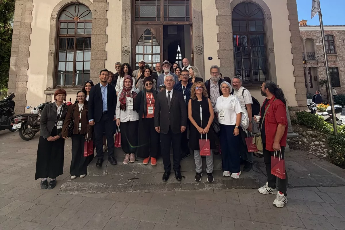 10. İzmir Uluslararası Edebiyat Festivali Sanatseverlerle Buluştu