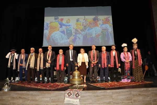 Gaziantep’te Türk dünyasının ozanları buluştu
