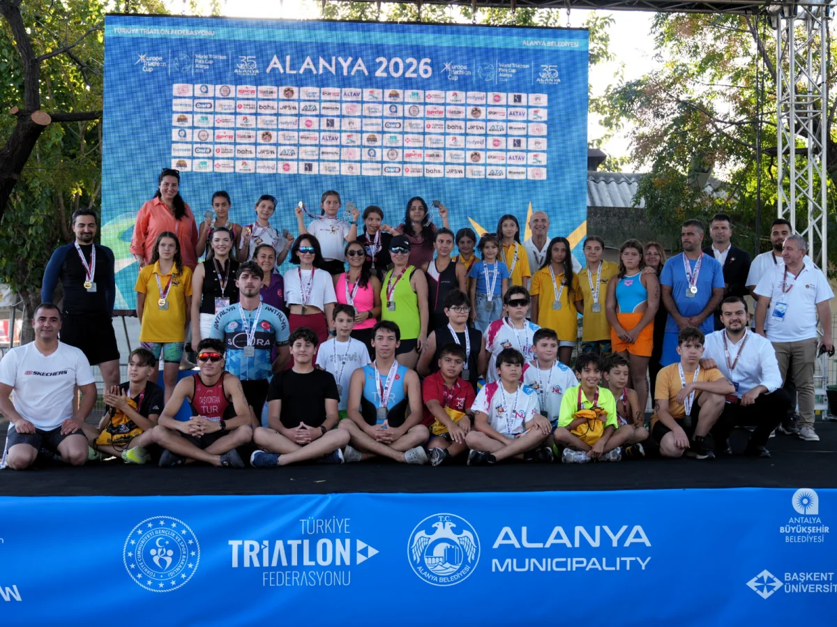 Alanya Halk Triatlonu'nda 45 kişi yarışı tamamladı