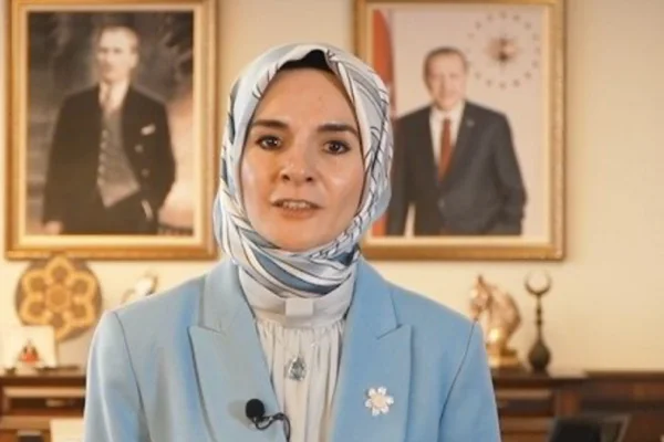Bakan Göktaş, şehit polis Musa Erdem’in ailesiyle bir araya geldi