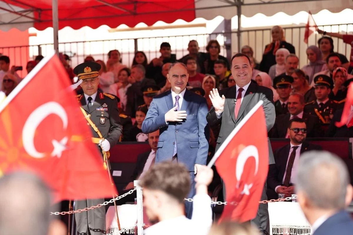 Dutlulu: Cumhuriyeti kutlamak için Manisalıları meydanlara davet ediyorum