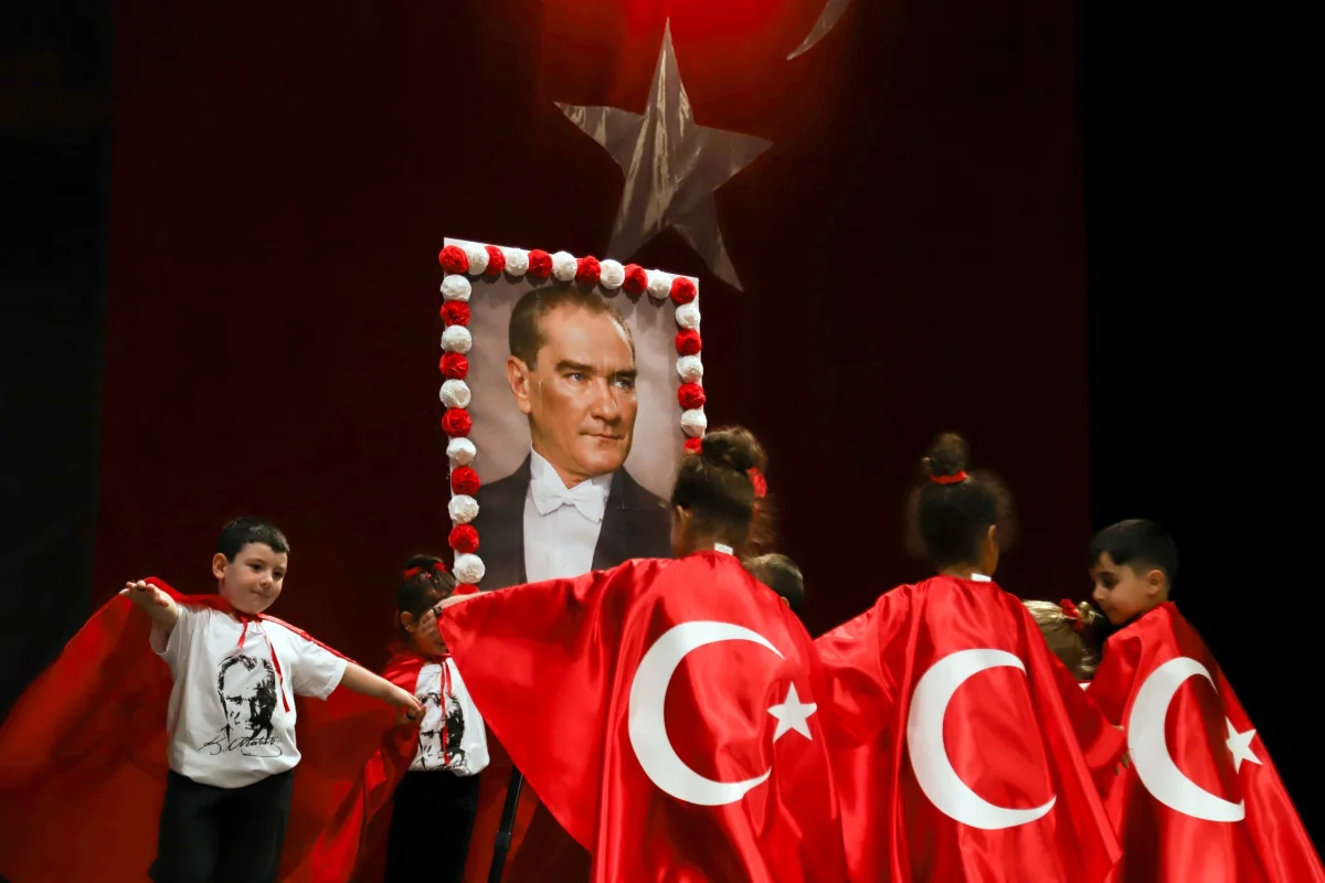 Eskişehir’de miniklerden 29 Ekim gösterisi