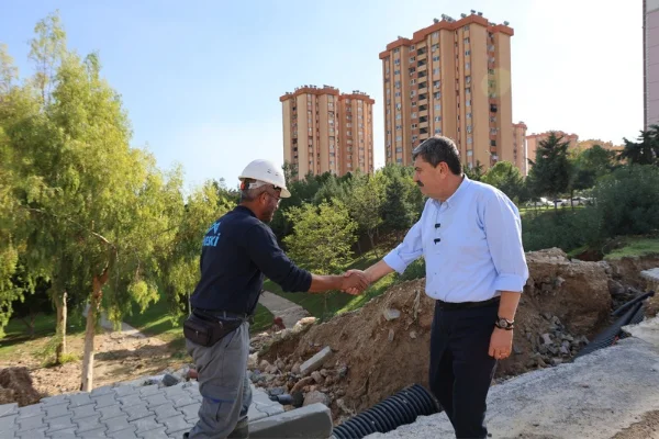 Toroslar Belediye Başkanı Yıldız sağanaktan etkilenen mahalleleri inceledi
