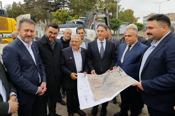 Büyükkılıç, Develi’de 15 kilometrelik altyapı çalışmalarını inceledi