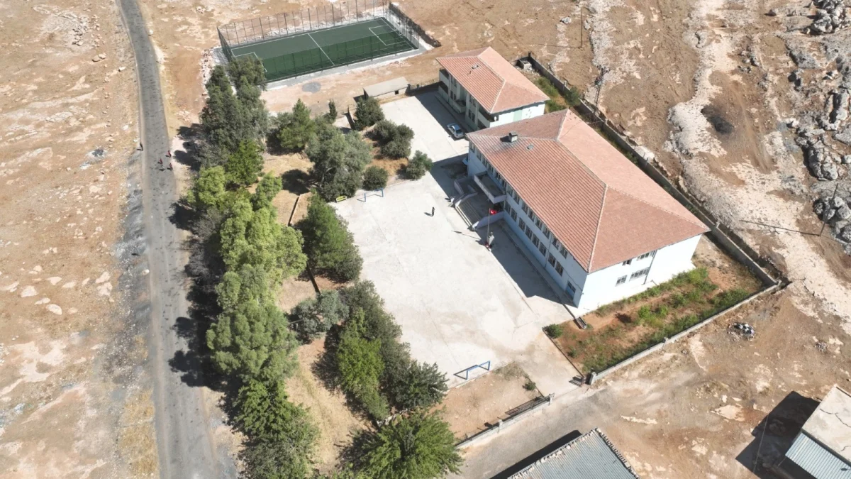 Eyyübiye’de Üç Halı Saha Daha Tamamlandı