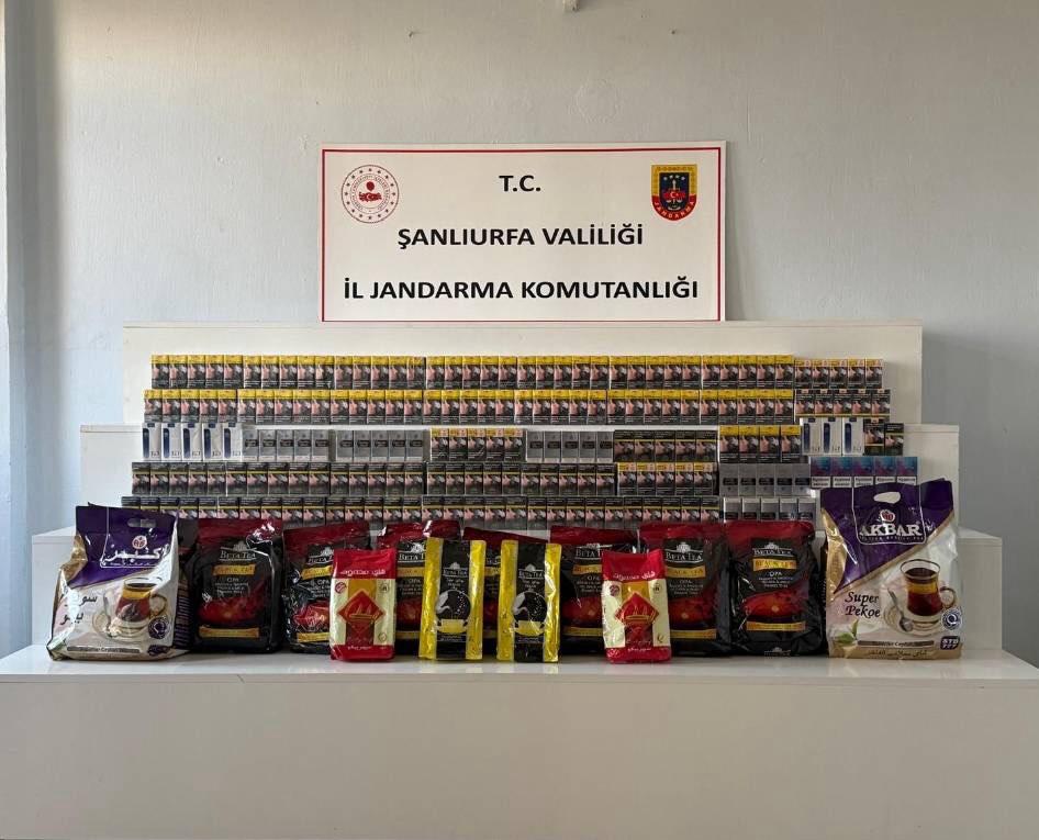 Viranşehir'de Kaçak Tütün Operasyonu: 2 Bin 500 Paket Sigara ve 31 Kilo Çay Ele Geçirildi