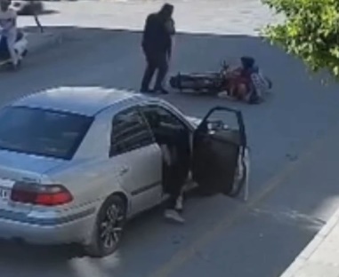 MERSİN’DE FECİ KAZA: ARA YOLDAN ÇIKAN ARAÇ, 2’Sİ ÇOCUK 4 KİŞİNİN BULUNDUĞU MOTOSİKLETE ÇARPTI